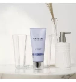 System Professional LuxeBlond Shampoo (250ml) + LuxeBlond Conditioner (200ml)