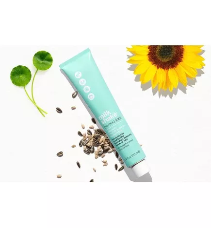 Milk Shake - Beyond Light ammonia free conditioning permanent colouring (100ml) Colorazione professionale